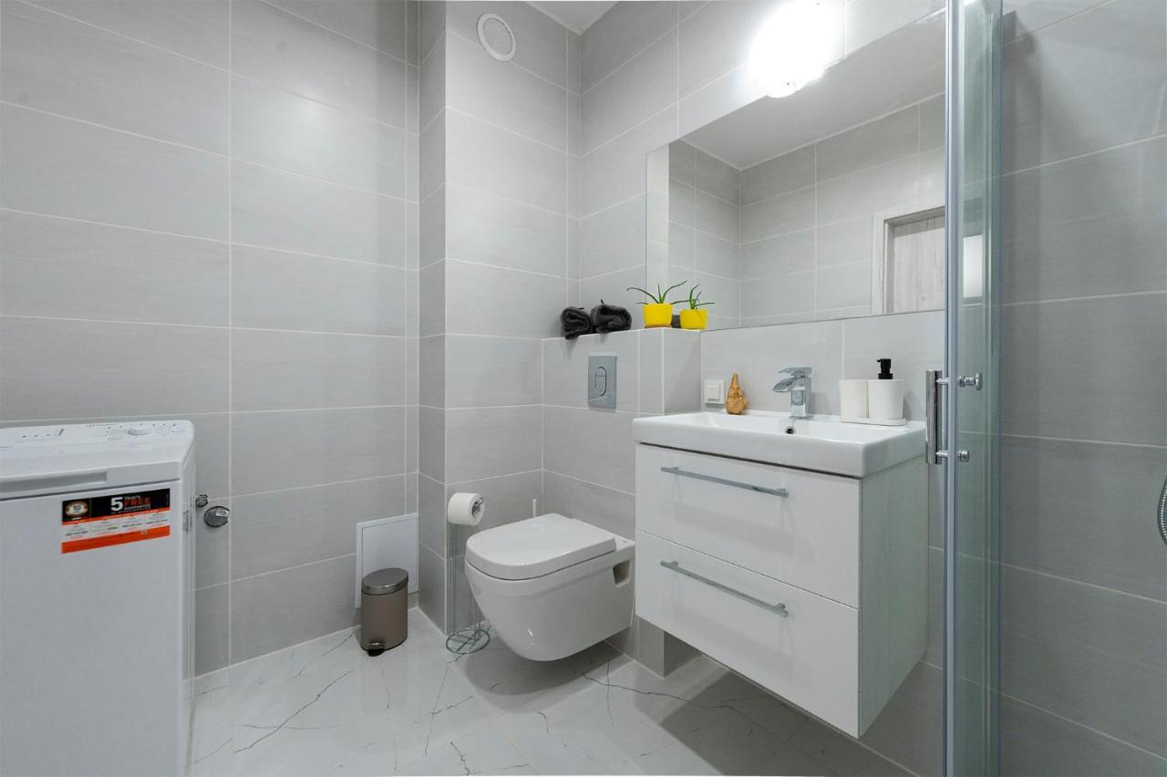 Luxury In City -3- Studio Bright & Secure Free Parking وودج المظهر الخارجي الصورة